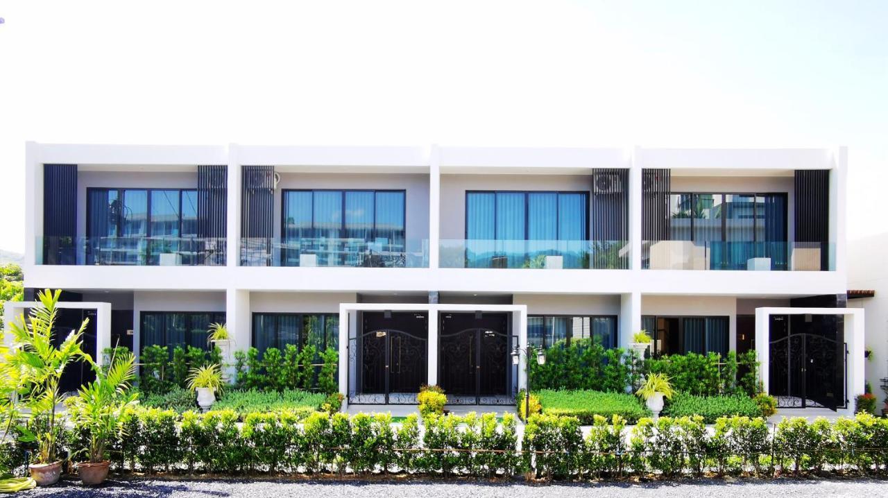 New Luxury Two Bedroom Private Swimming Pool With Complete Supporting Facilities, Convenient For Travel 800 Meters To H09 Вилла